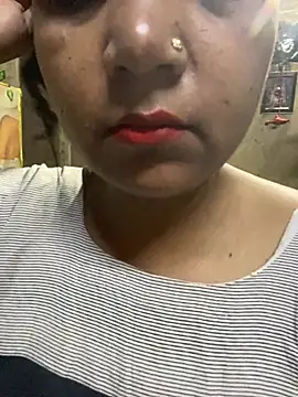 Chat +18 de Meera_xxx ao vivo