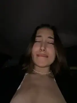 دردشة ICrazyOneIRL الجنسية المباشرة