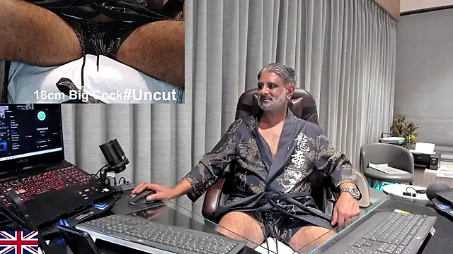 OnlineBossUK Chat XXX live