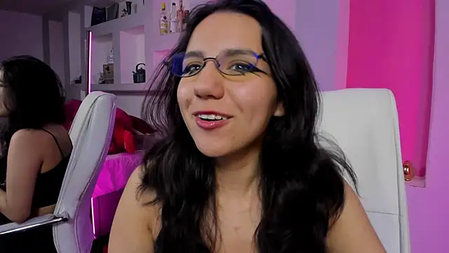 HollyPeach live XXX chat