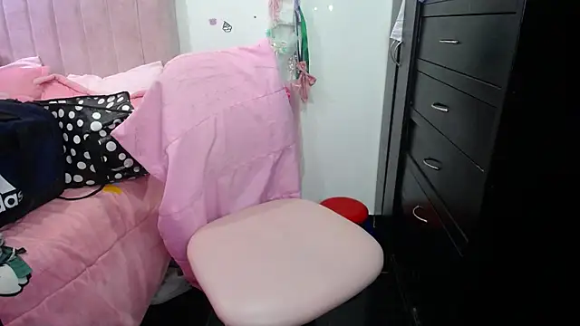 Онлайн чат XXX kattybbwbigboobs_