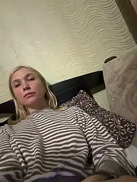 AngelJeni élő XXX-chatje