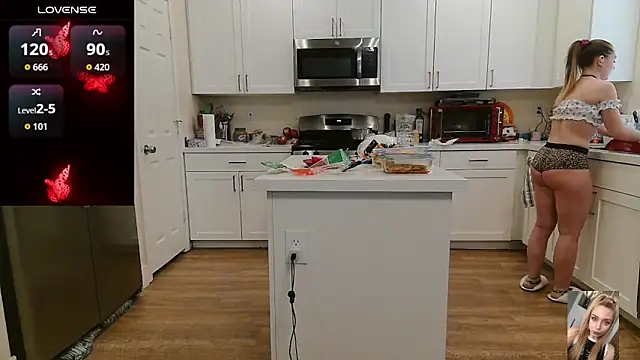 แชท XXX สดของ Blondiewithanass