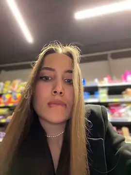 XXX chat uživo modela ICrazyOneIRL