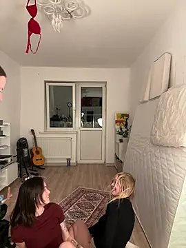 Pokazy przed kamerką – Monica_Law_