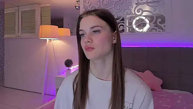 LuisaClover: онлайн-секс-чат