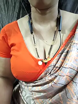 bhuvana_555's Live XXX Chat