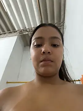 Chat +18 de Baby_morena12 ao vivo