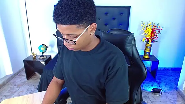 Онлайн чат XXX liiam3