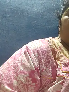 tamilthanushri Chat XXX in diretta