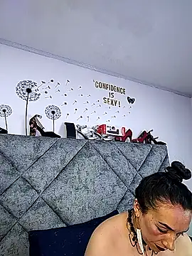 Shantey_Laurent Chat XXX in diretta