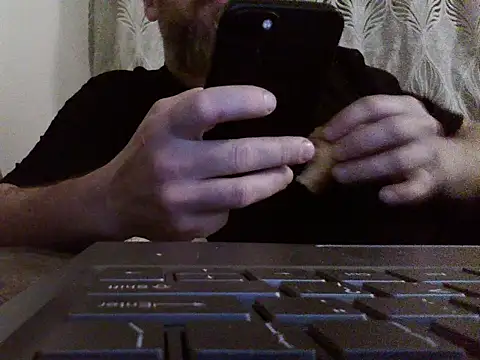 Show modela FROL83 na web-kameri