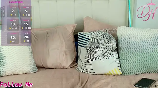 Daphne_Hills Webcam show