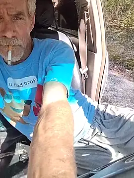 BiknightのライブXXXチャット