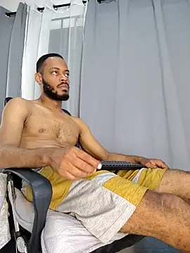 Oliver_bigblack_cockのウェブカメラショー