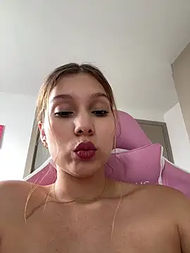 Chat XXX en directo de Nikii__