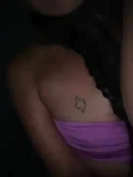 Pertunjukan Kamera Web ToXxXiicBarbiie