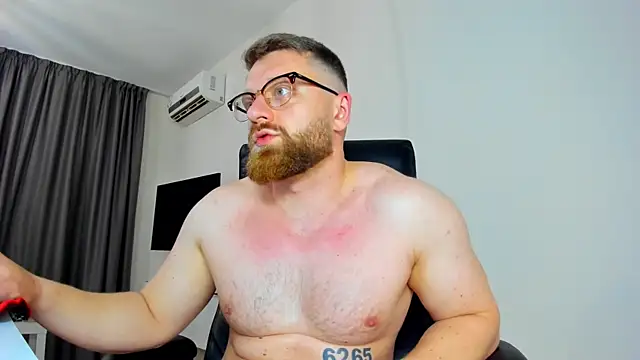 Findom_guy live XXX chat