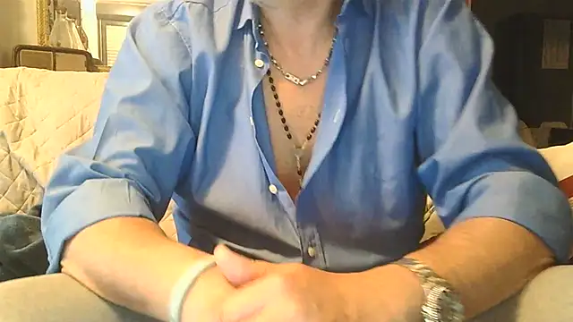 Pertunjukan Kamera Web gyodybis