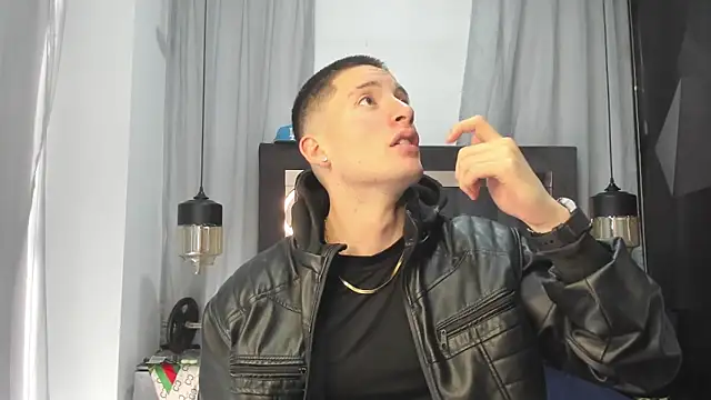 HunterHeat_ Adlı Modelin Web Kamerası Şovu