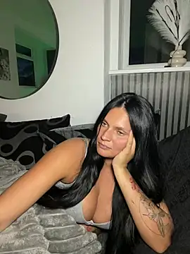 Destinylovex: διαδικτυακό σόου στην κάμερα