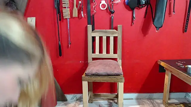 Chat +18 de kinky_slave_ ao vivo