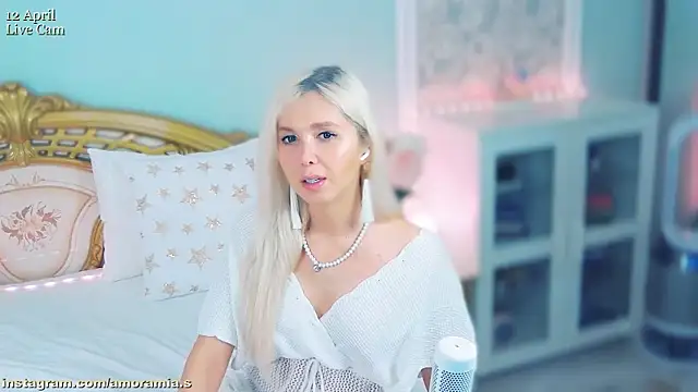 Amoramias élő XXX-chatje