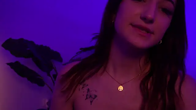 Show modela SweeetMila na web-kameri