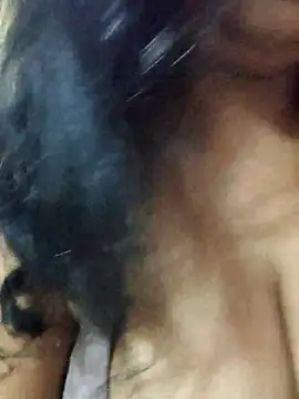 Tridha_2 Chat XXX in diretta