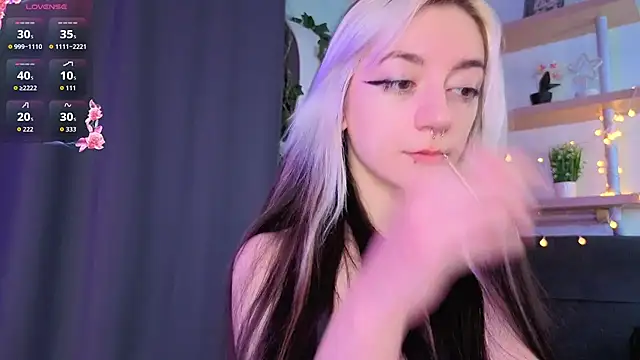 Chat +18 de TristaRoht ao vivo