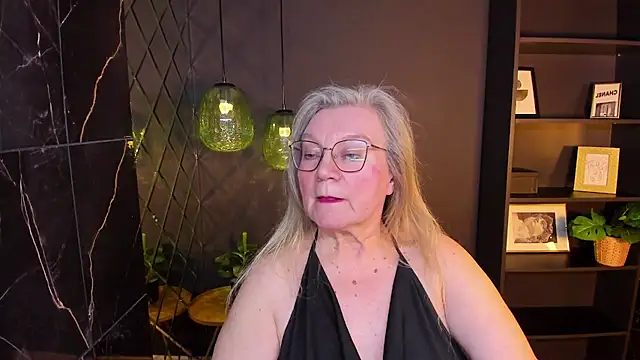 Chat +18 de NataliMellow ao vivo