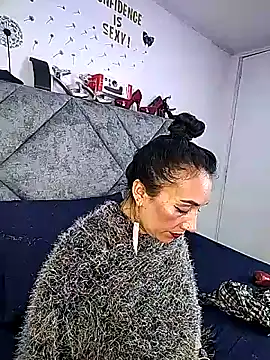 Shantey_Laurent Live XXX-Chat