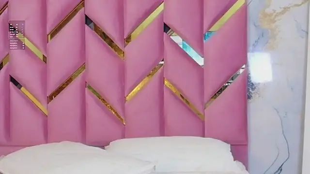 Chat +18 de EbonyCoWorker ao vivo