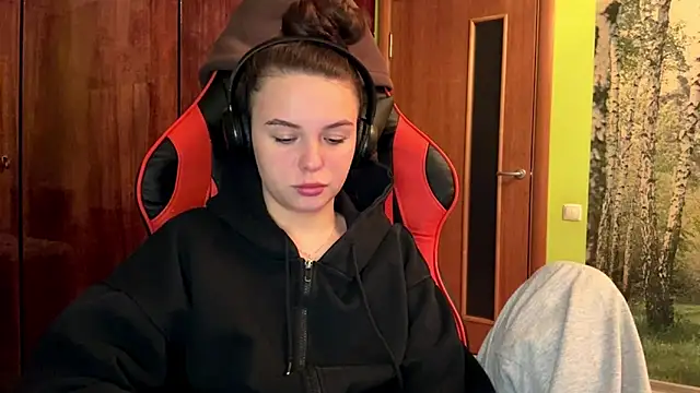 Chat +18 de ThedaStrevell ao vivo