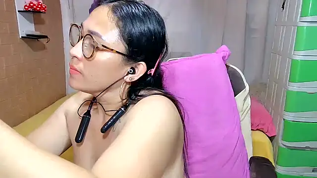 Filipina_Desire Live XXX-Chat