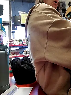 Bakedroll333 Show in webcam