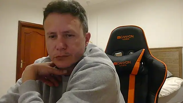 Webkamerová show TroyDieselXXX