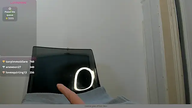 Naomi_UrbanのライブXXXチャット