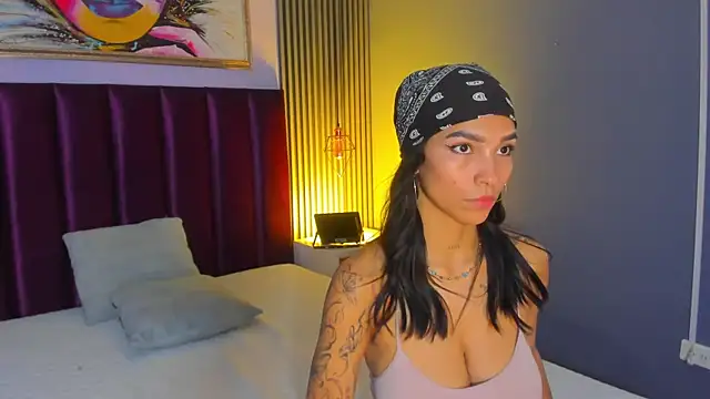 LauraAristizabal Live XXX-Chat