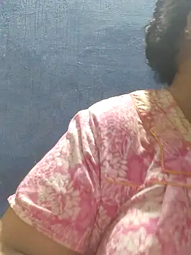 tamilthanushri Chat XXX in diretta