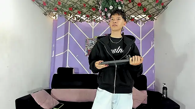 heyy_noah11 Chat XXX live