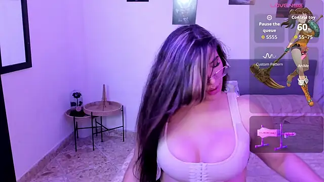 Valen_with_pussy webkamerás műsora