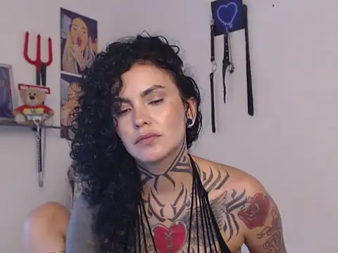 Chat +18 de Perola__May ao vivo