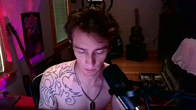 Pokazy przed kamerką – LEVIATHANX666