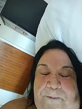 Živý XXX chat Yaya_Mineira