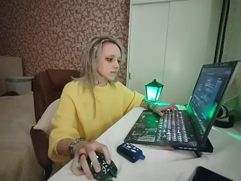 StijenaHunt: απευθείας συνομιλία ΧΧΧ