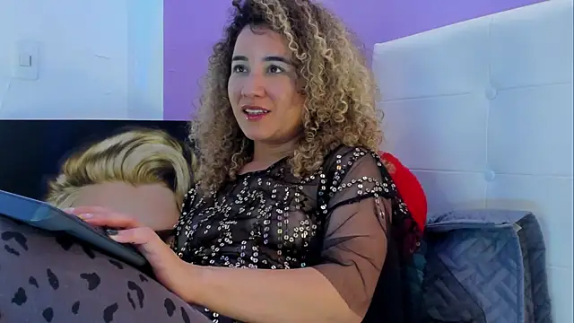 دردشة Charlotte11-11 الجنسية المباشرة