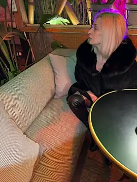 HOTLadylunaのウェブカメラショー