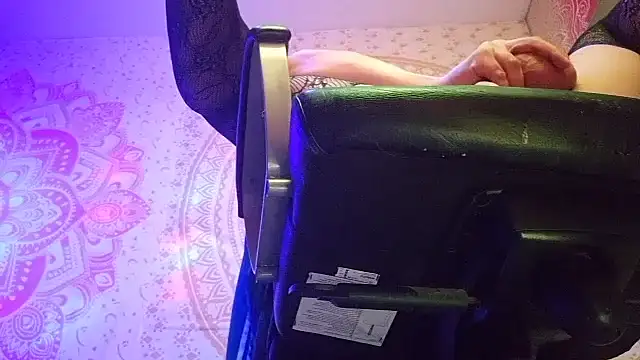 slankecrosdressern Live XXX chat