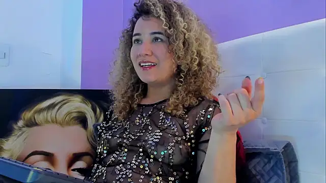 Chat XXX ao vivo de Charlotte11-11